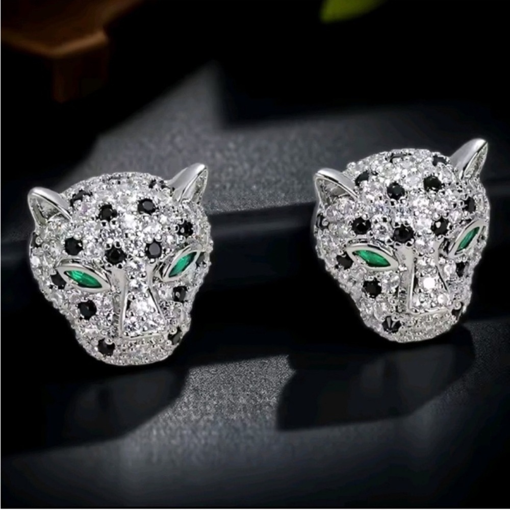 Panthere Emerald Green Eyes Silver Crystal Earrings